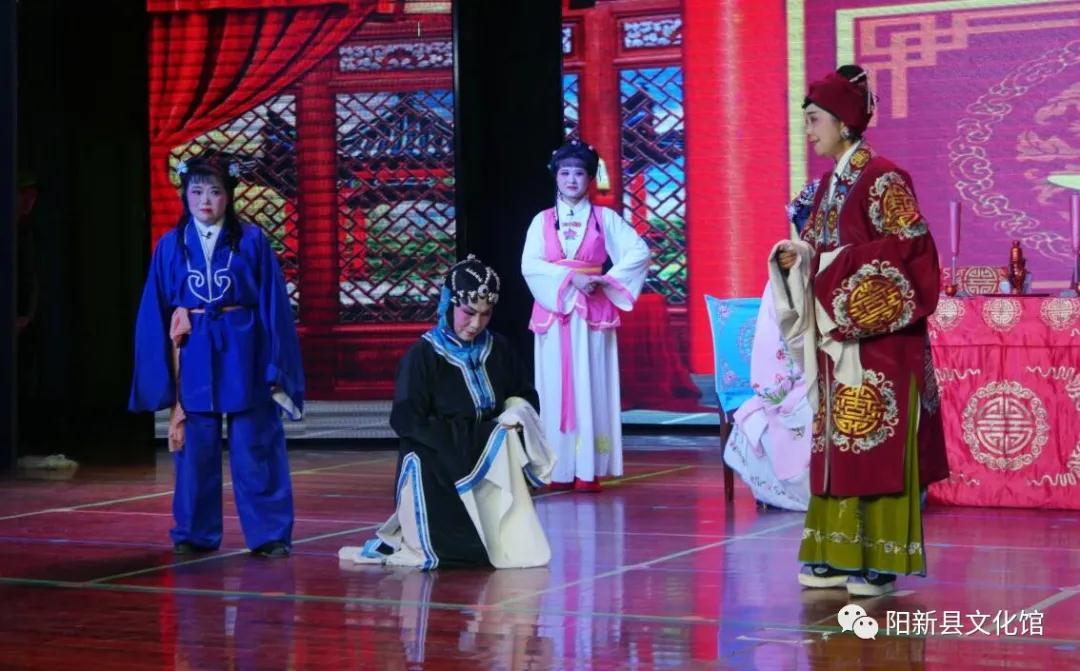 12月16日采茶戏《荞麦馍赶寿》在阳新县文化馆演出