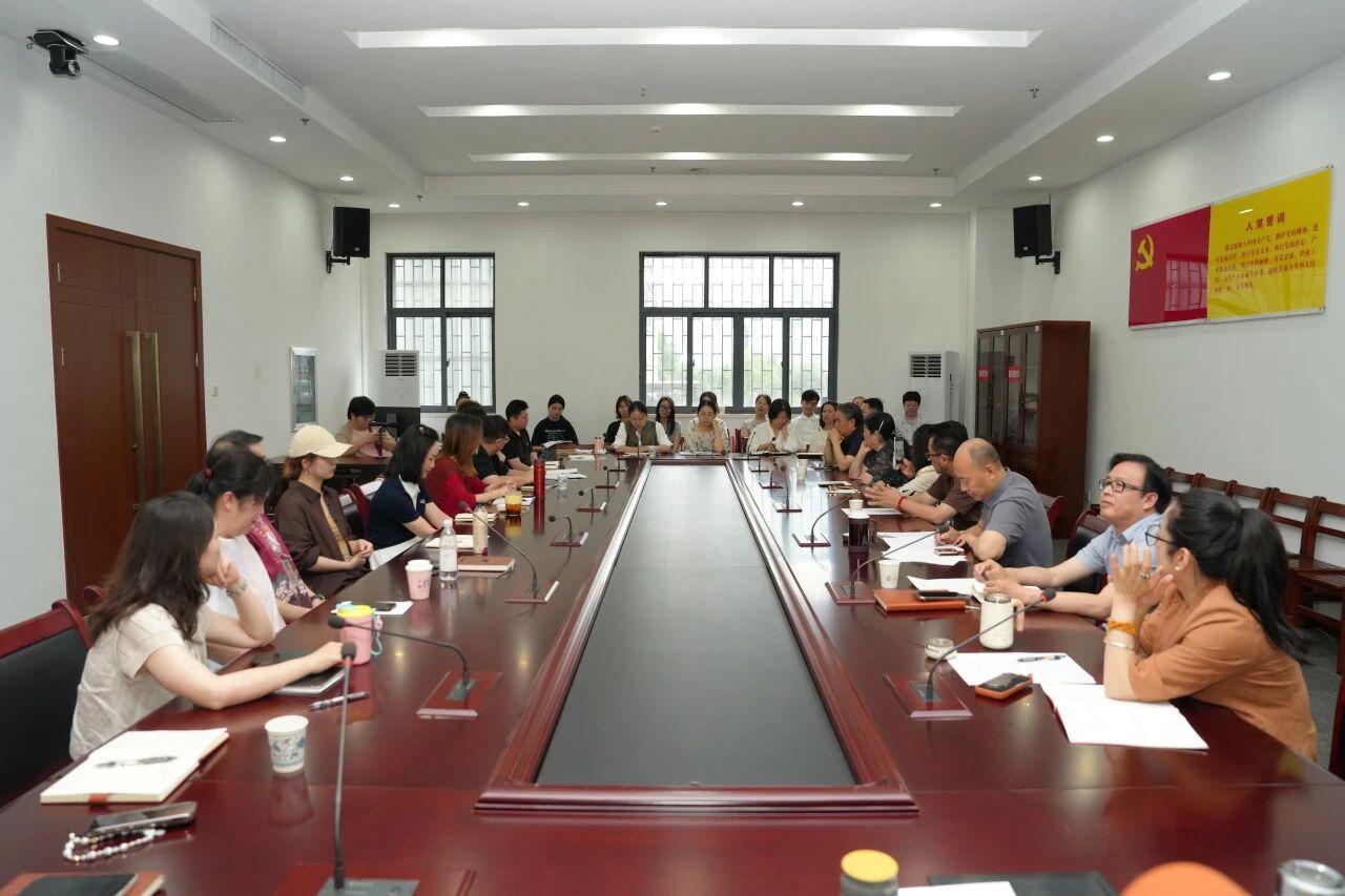 汇聚专家智慧，蓄力再攀高峰 湖北省群众艺术馆召开文艺创作座谈会