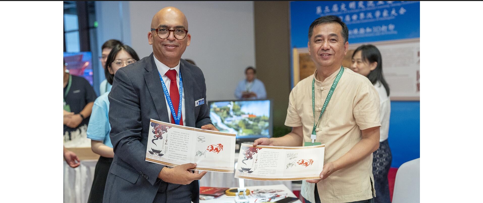 惊艳！孝感雕花剪纸再次走向世界舞台