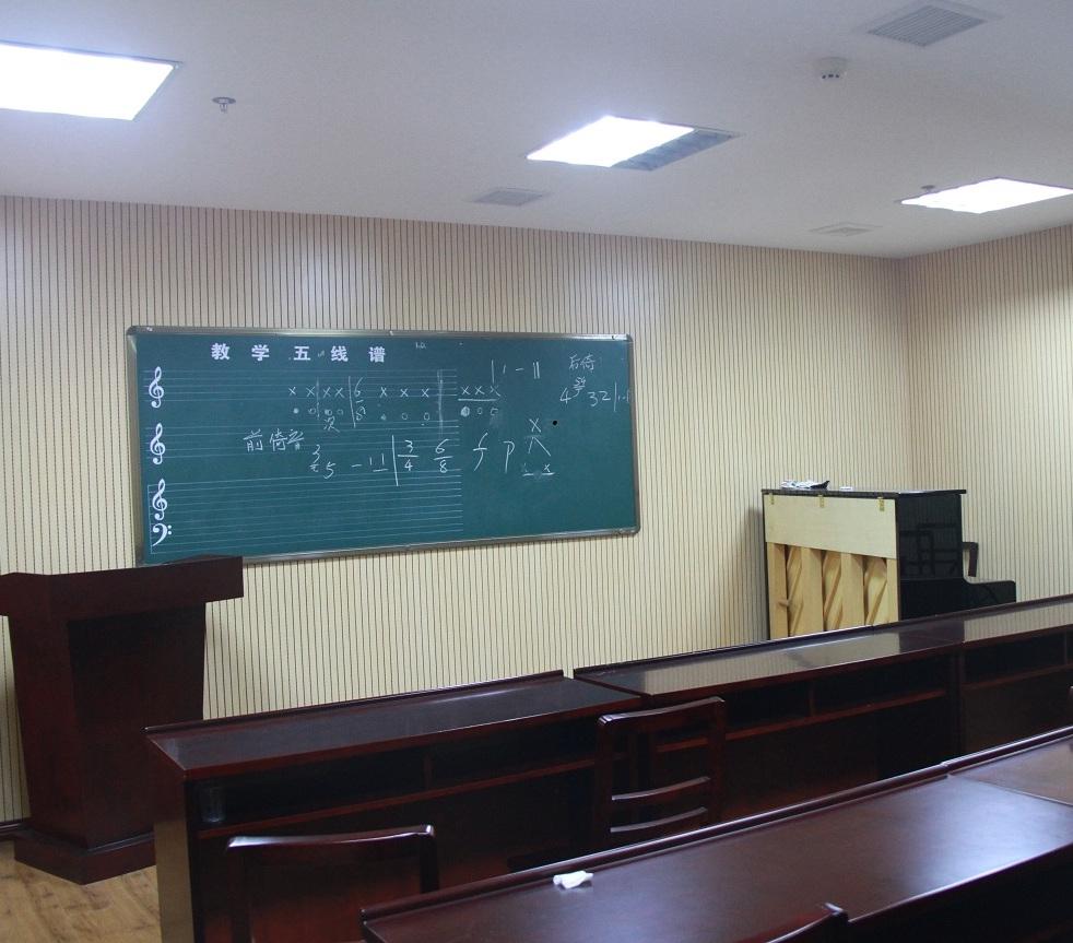 四楼琴房