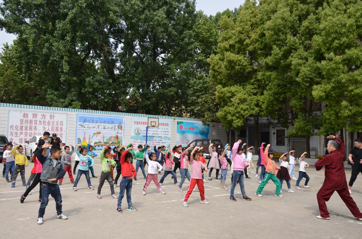 “非遗”传承进校园   让文化遗产“活”起来