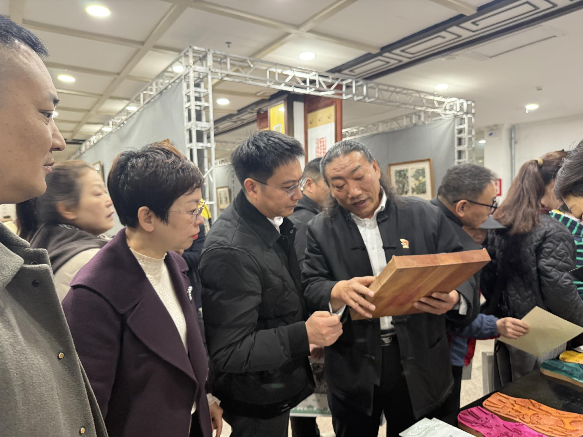 “生态秦岭 美丽安康”旬阳版画巡展湖北十堰站