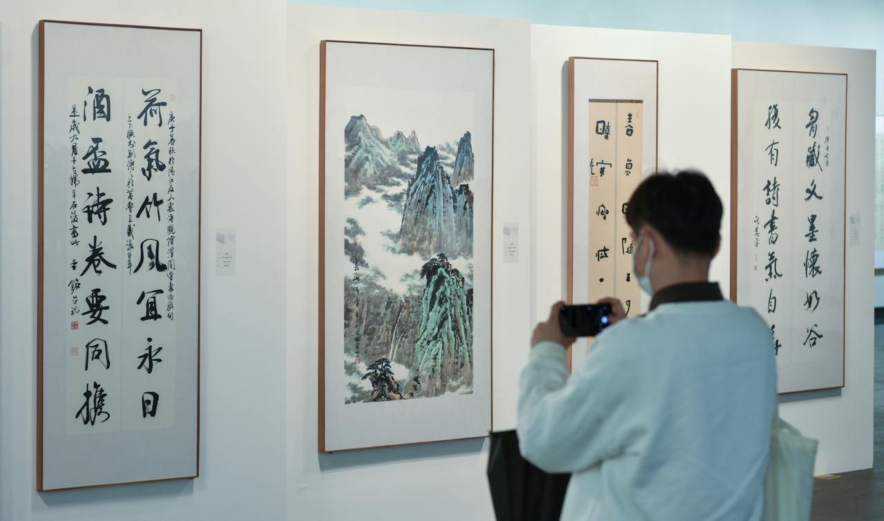 “墨韵芳菲”恩施州首届女子书法展征稿启事