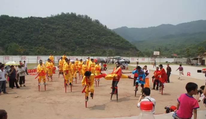 非物质文化遗产-东巩高跷