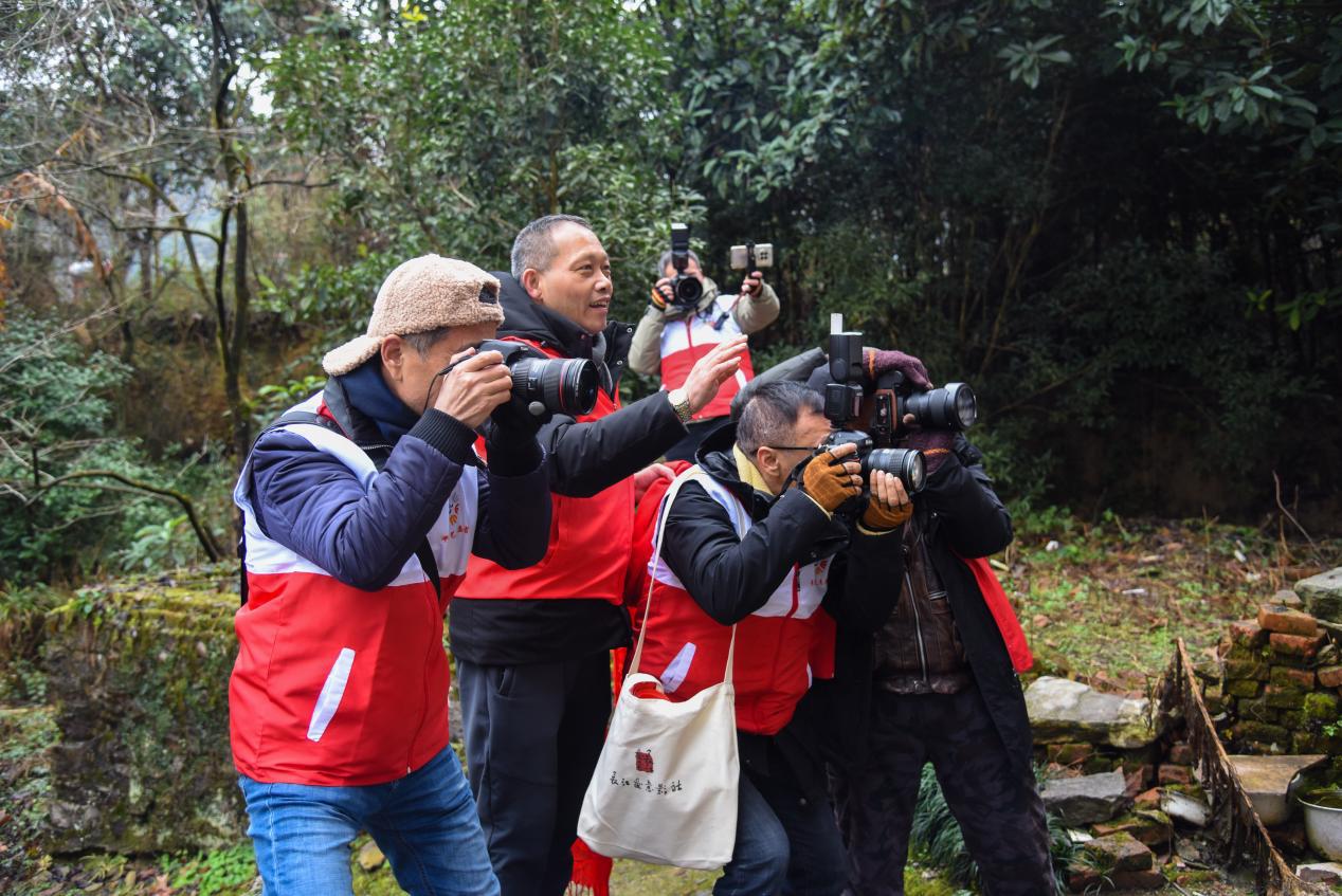 “灵蛇贺岁·福满阳新”免费拍摄全家福活动（上午）