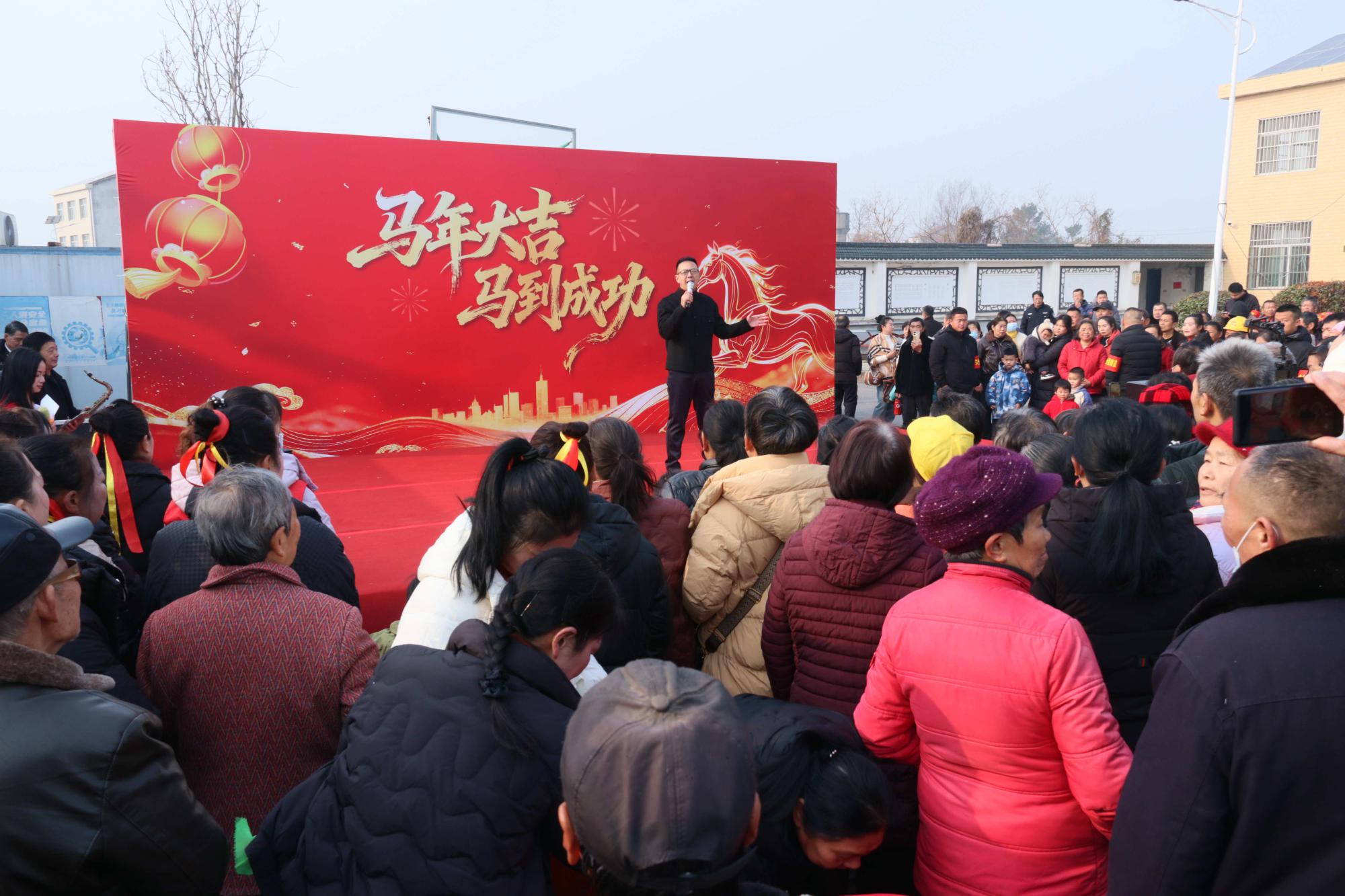 好戏开演！文艺进景区亮相宝塔公园