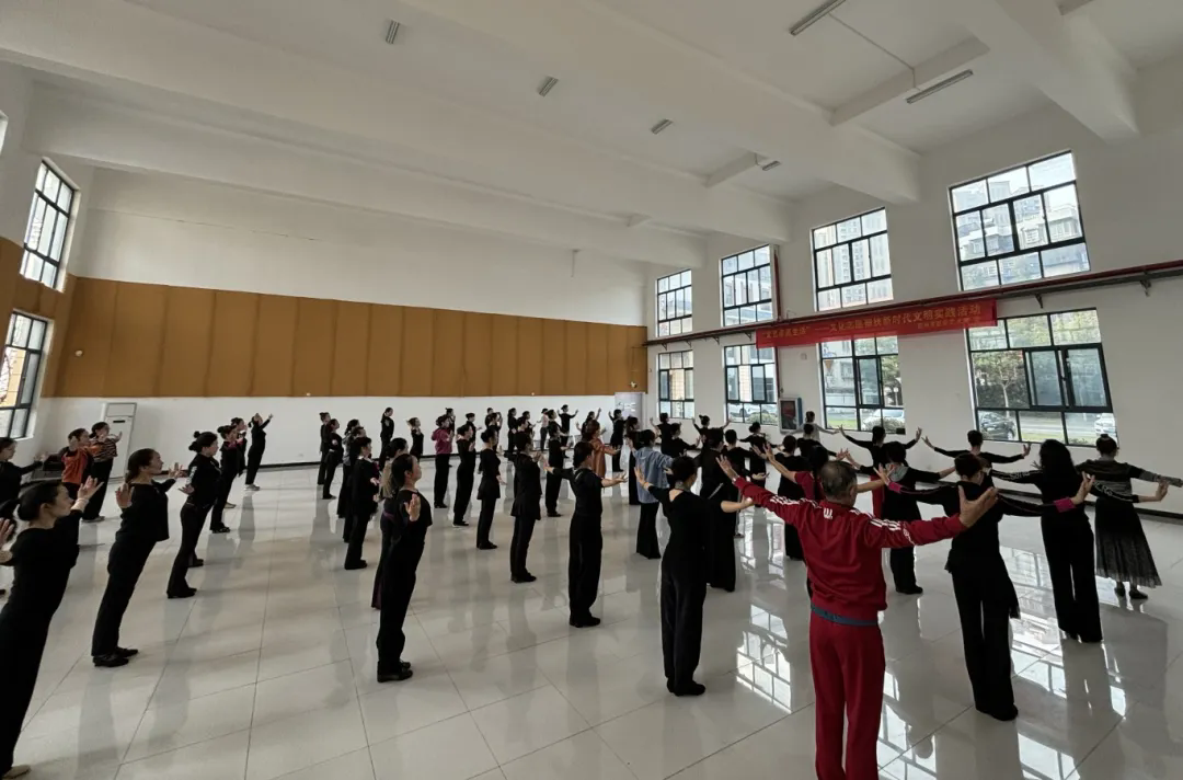 荆州市文化志愿帮扶新时代文明实践万人广场舞普及推广活动