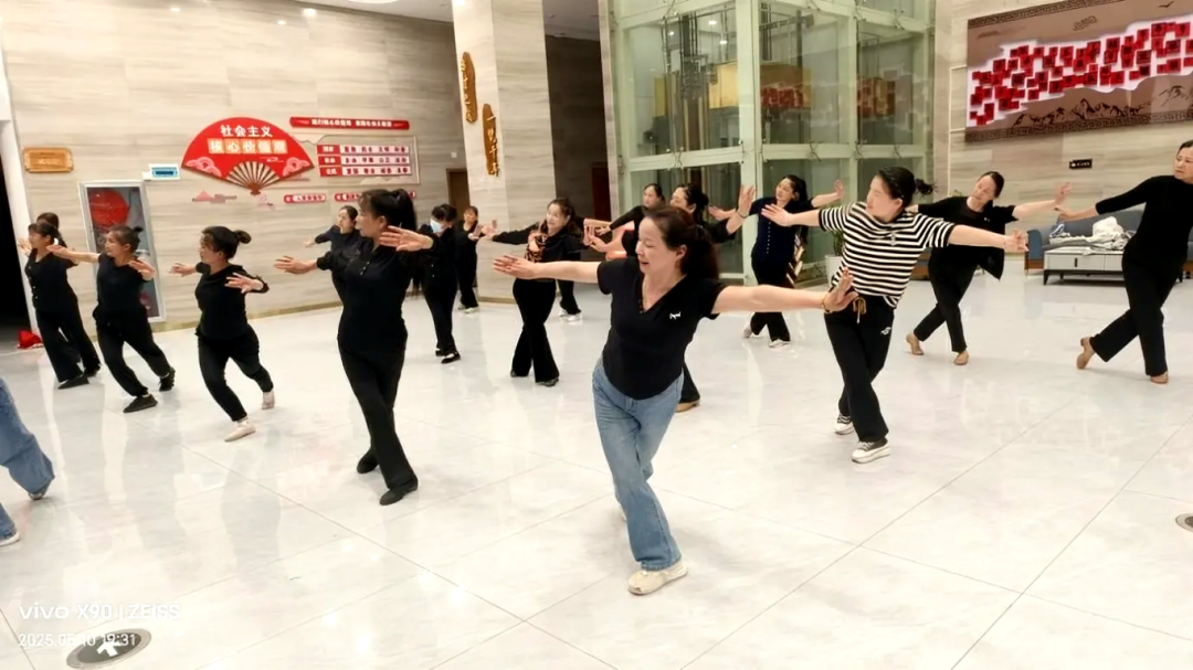 鄂州市华容区老年大学秋季班今天开始报名！！！