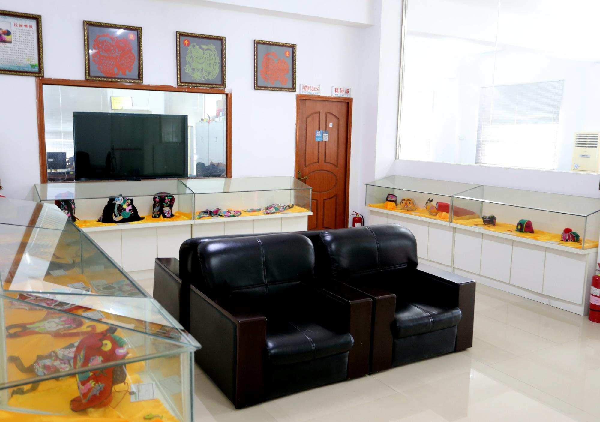 图书阅览室及外部展厅_查阅室