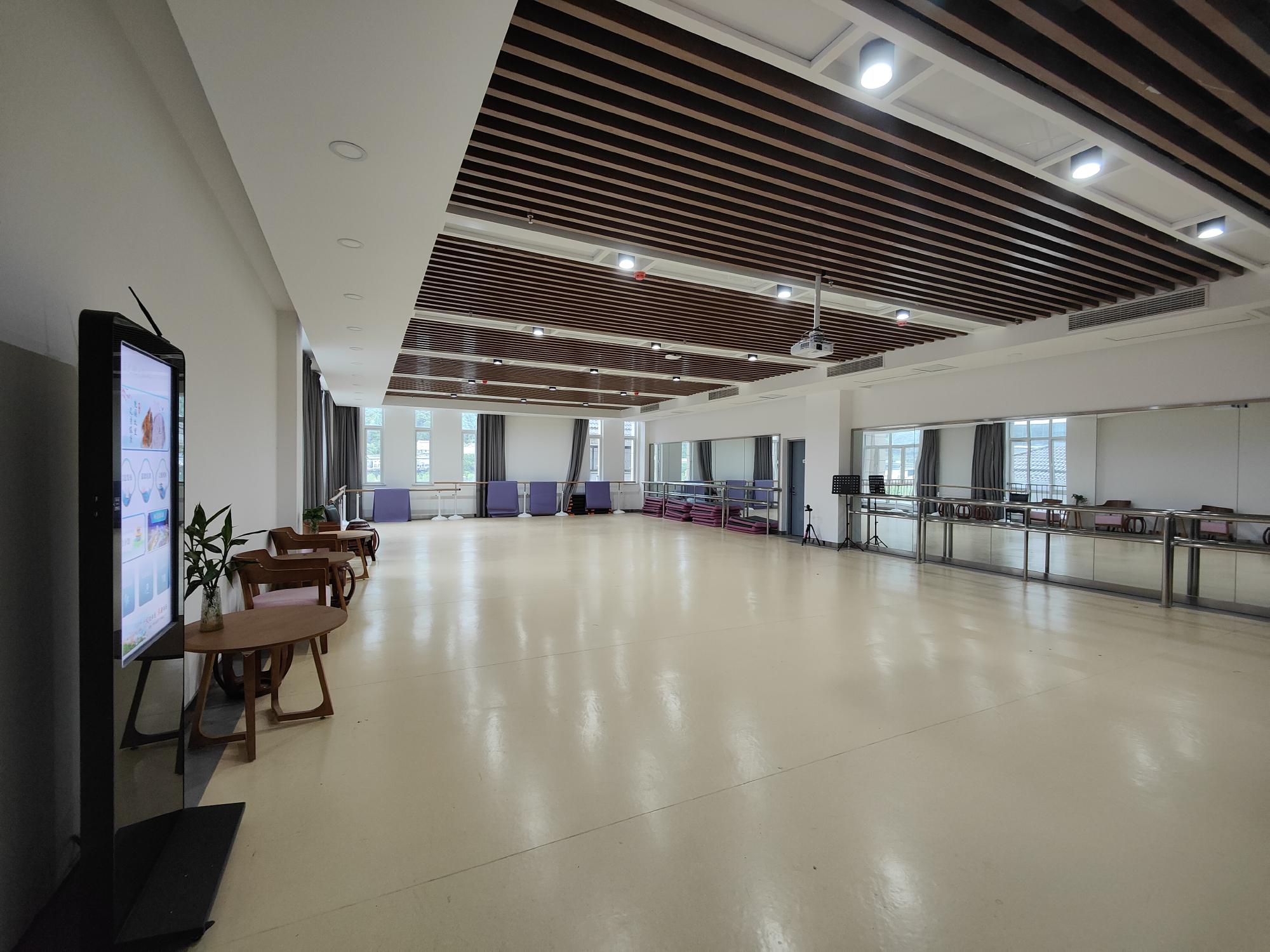 舞蹈排练厅