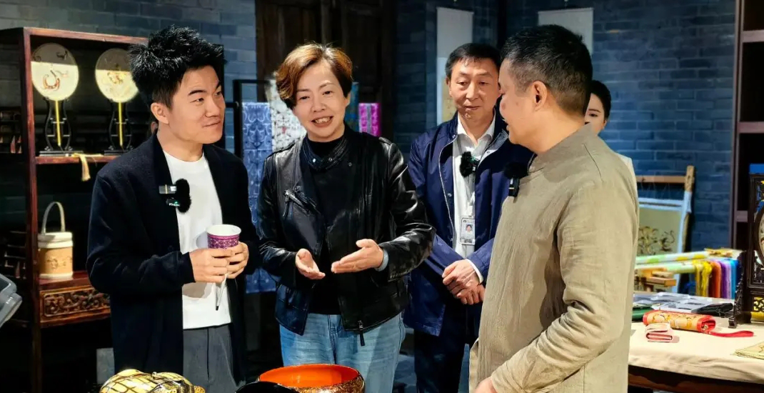 “荆州非遗”与辉同行｜他连说了好多个“哇”