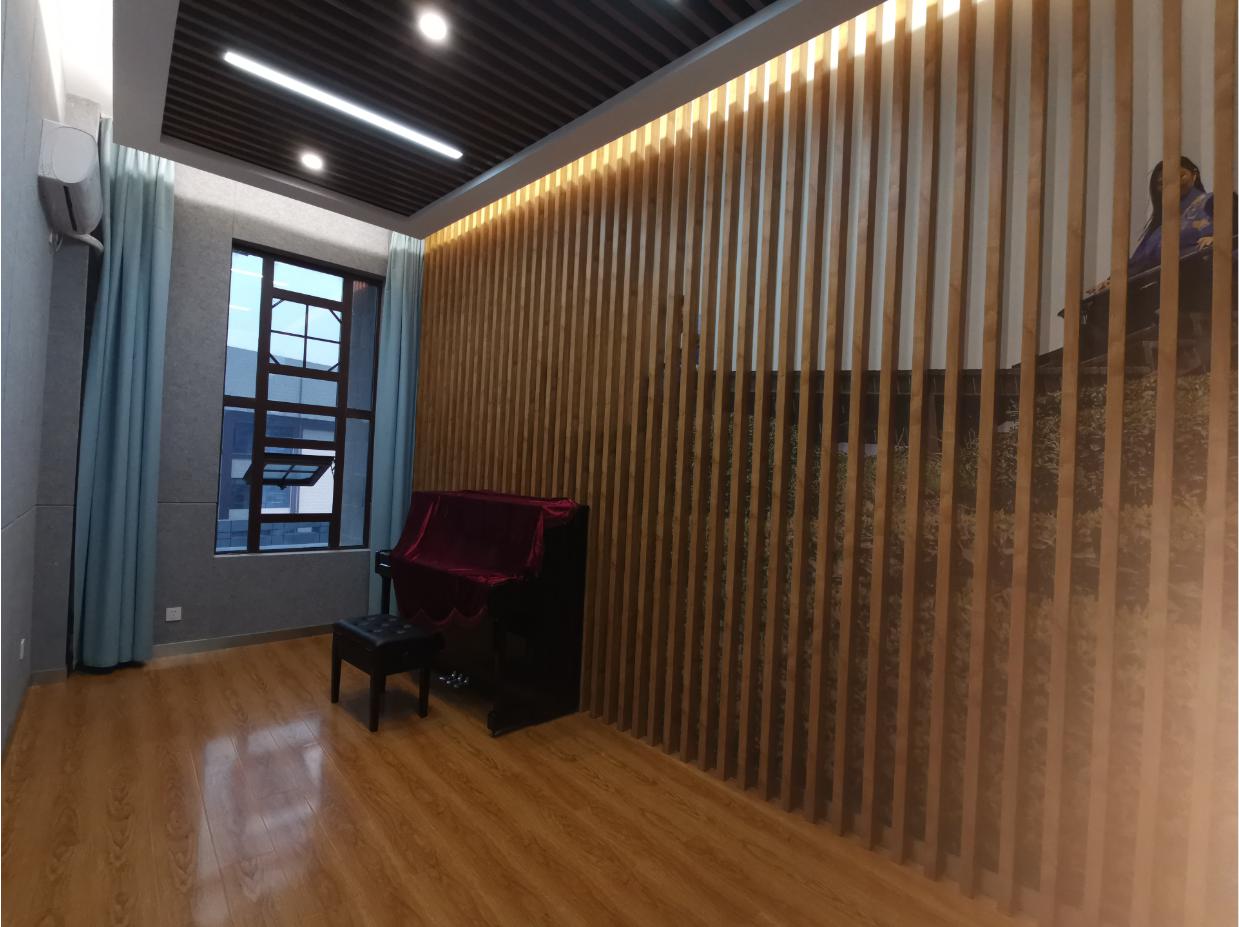 钢琴培训室三