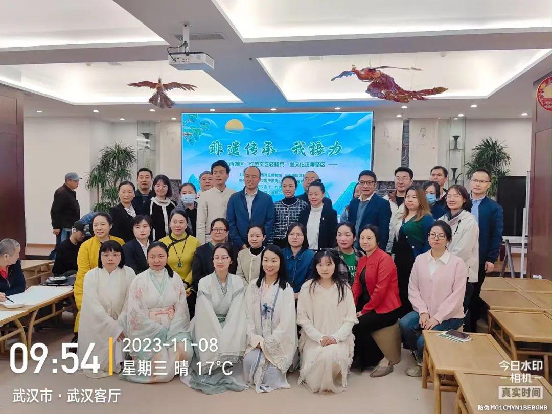 “红色文艺轻骑兵”播撒新时代文化种子——东西湖区送文化进集聚区活动成功举办