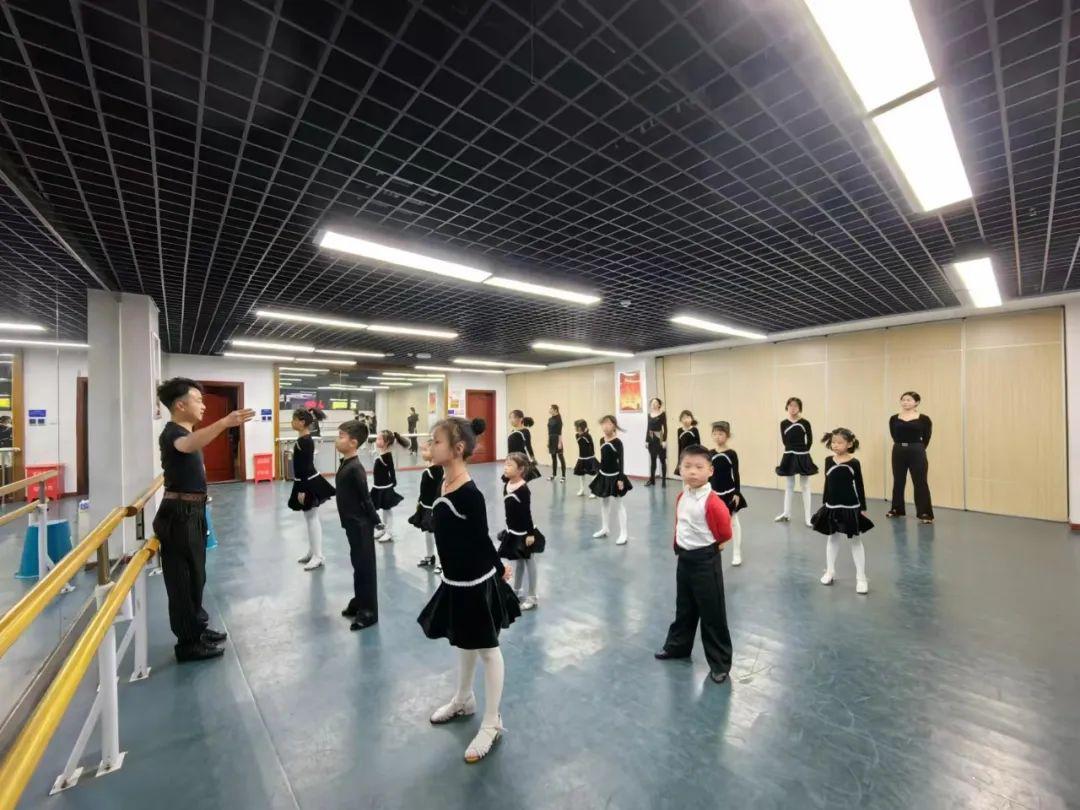 在这里上艺术课，免费