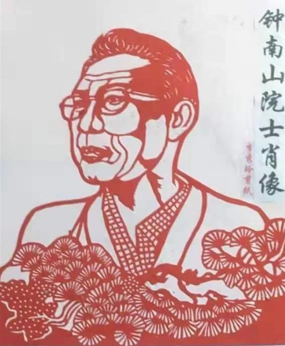 剪纸传情 共抗疫情