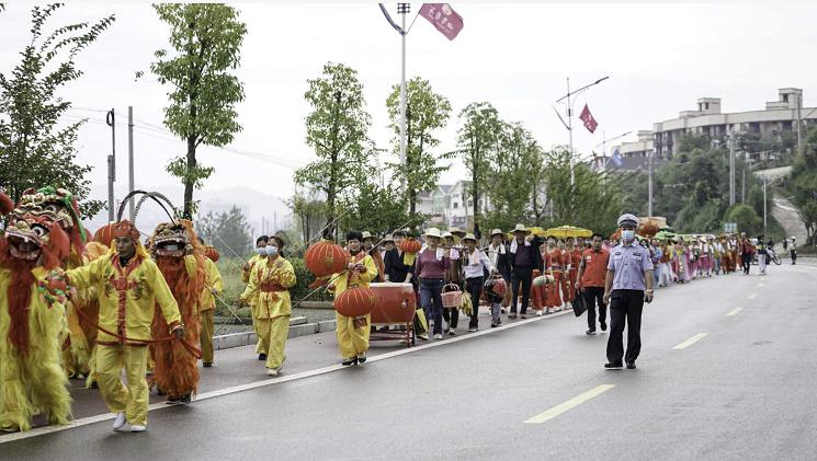 英山县首届农民丰收文化节及“与爱同行惠游湖北”非遗文化进景区活动