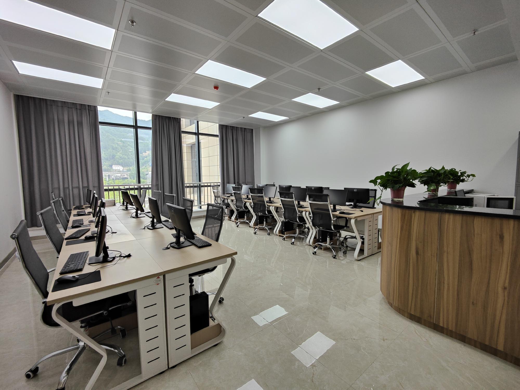 计算机与网络教室